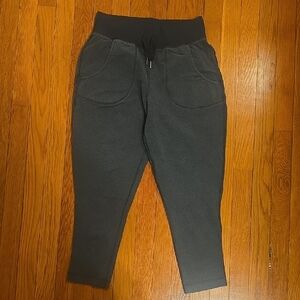 Lululemon Dark Green Jogger Capri Pants